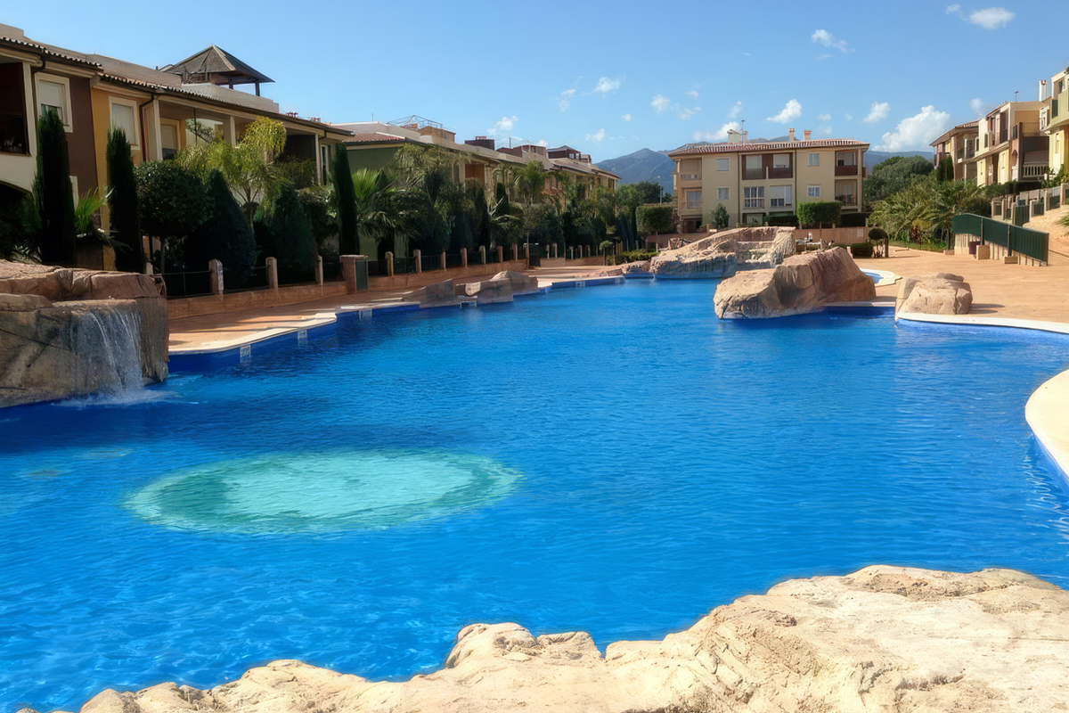 1-Piscina_1_Es-Caülls_Opehause_es