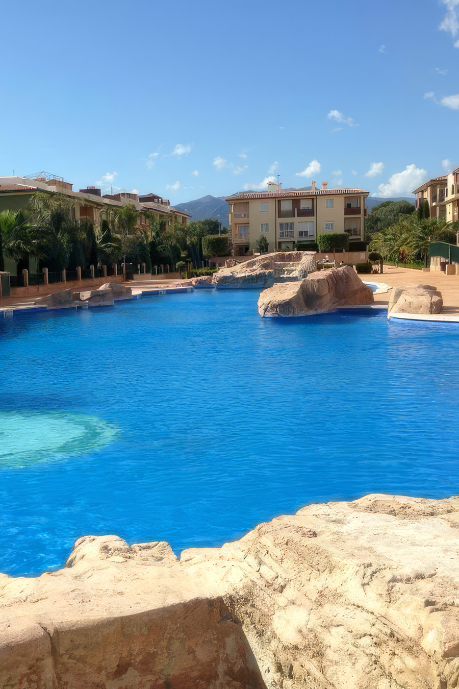 1-Piscina_2_Es-Caülls_Opehause_es-Topaz-Gigapixel-2x-scale